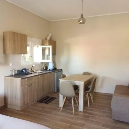 στούντιο στην πολη των τρελων νερων Apartment Chalkida